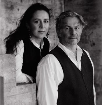 Portraitfoto Aida Sikira und Max Herbrechter