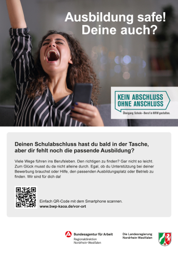 Postkarte mit jubelnder Frau und Aufschrift "Ausbildung safe! Deine auch?"